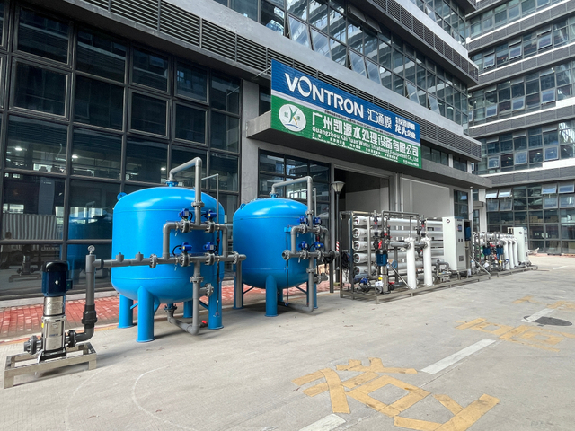 Filtro de agua industrial con recipiente de sal para torres de enfriamiento